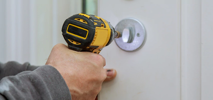 Street Locksmith For Smart Lock Repair in Joliet, IL